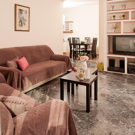 Relaxing Appt. Into The Heart Of Historical Center Apartamento Calamata Exterior foto