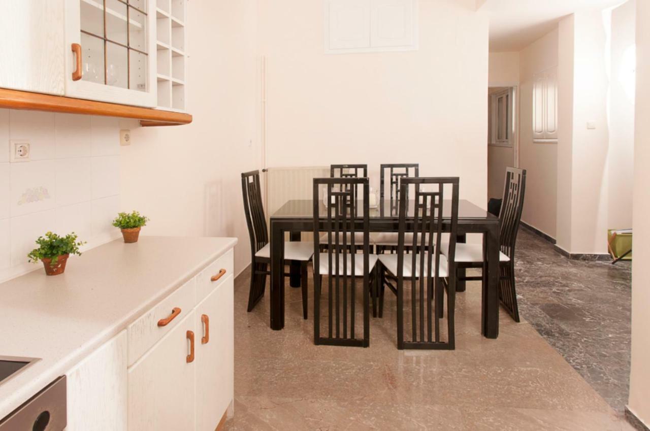 Relaxing Appt. Into The Heart Of Historical Center Apartamento Calamata Exterior foto