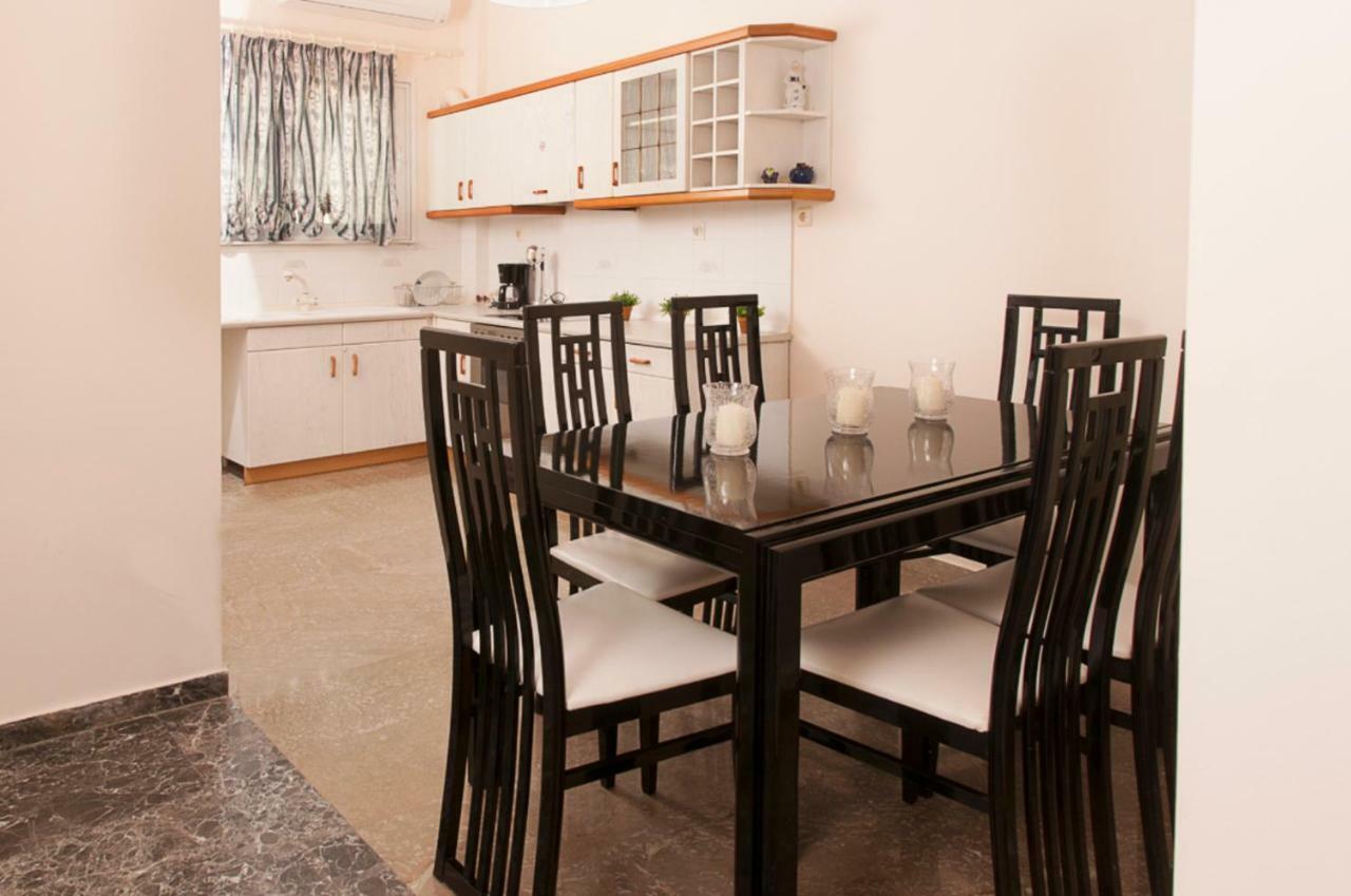 Relaxing Appt. Into The Heart Of Historical Center Apartamento Calamata Exterior foto