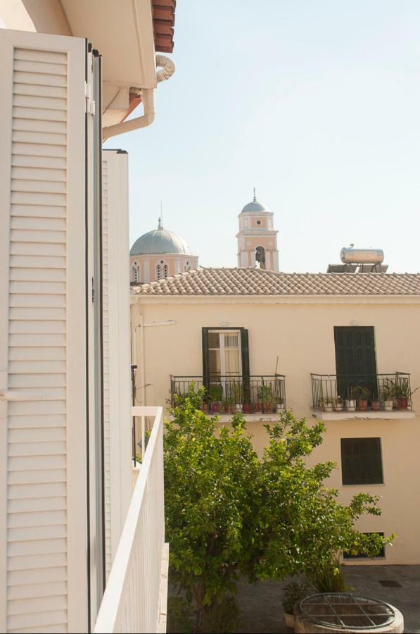 Relaxing Appt. Into The Heart Of Historical Center Apartamento Calamata Exterior foto